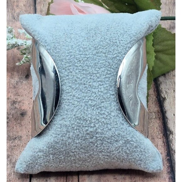 Set of 2 Statement Metal Cuff Bracelets 1 Silver Tone & 1 Gold Tone Link Look - Picture 11 of 11